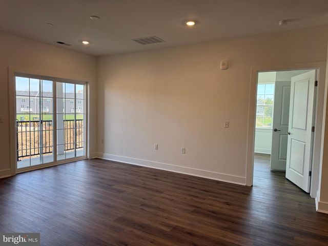 2204 PRINCE HALL DR, Pennington, NJ 08534