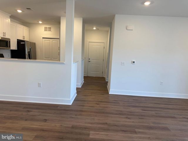 2204 PRINCE HALL DR, Pennington, NJ 08534