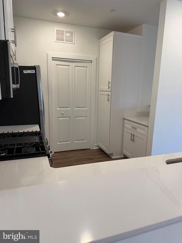 2204 PRINCE HALL DR, Pennington, NJ 08534