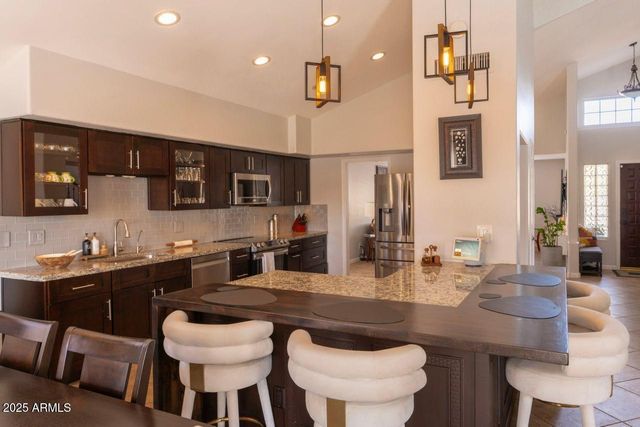 2701 E Bighorn Avenue, Phoenix, AZ 85048