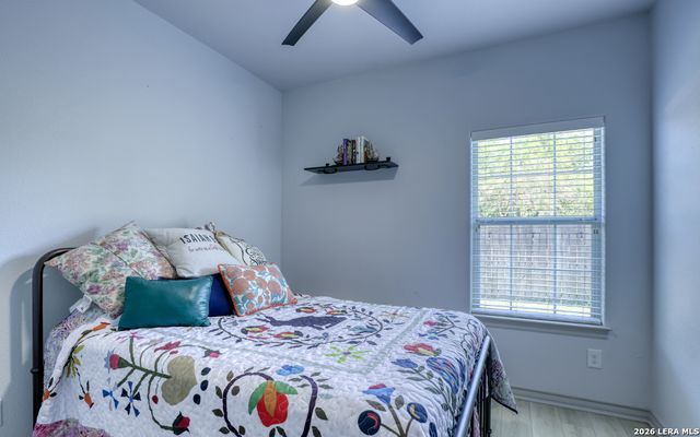1408 S 2ND ST, Floresville, TX 78114