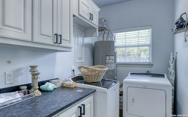 1408 S 2ND ST, Floresville, TX 78114