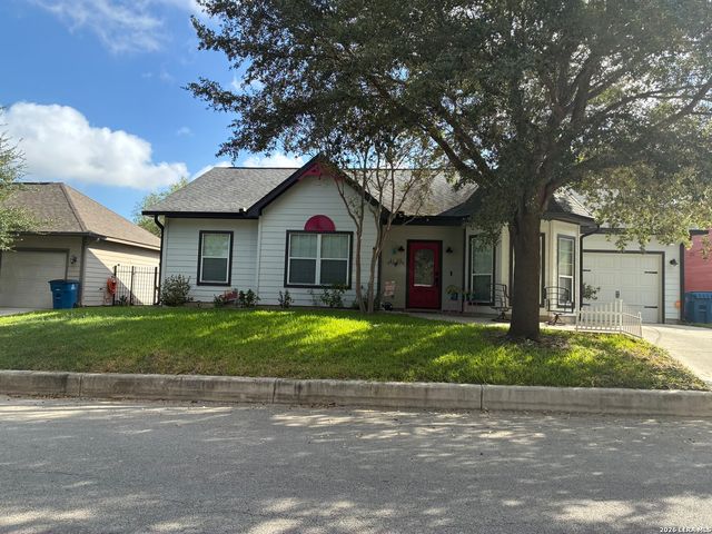 1408 S 2ND ST, Floresville, TX 78114