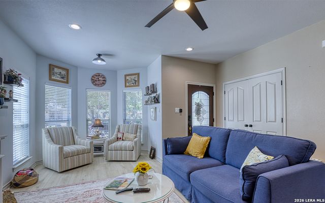 1408 S 2ND ST, Floresville, TX 78114