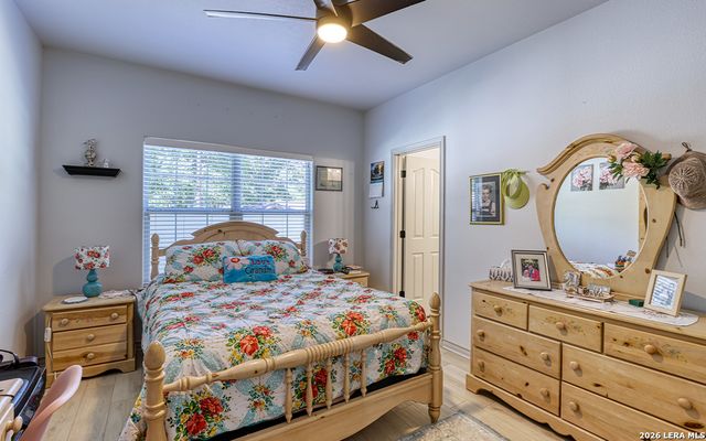 1408 S 2ND ST, Floresville, TX 78114