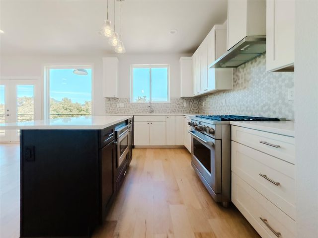 25808 Case LN 20, Spicewood, TX 78669