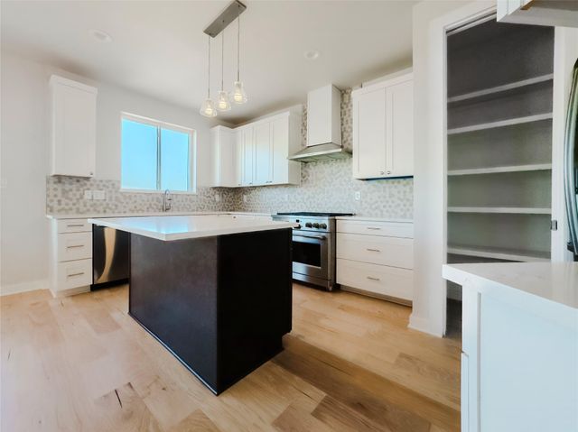 25808 Case LN 20, Spicewood, TX 78669