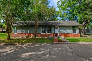 913 Travis Street, Bryan, TX 77803