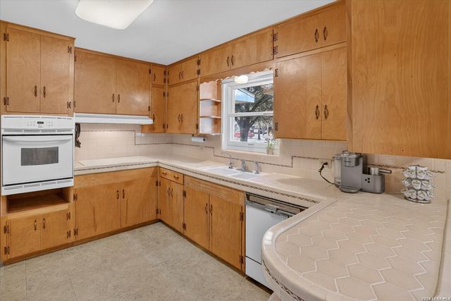 2611 DANBURY ST, San Antonio, TX 78217