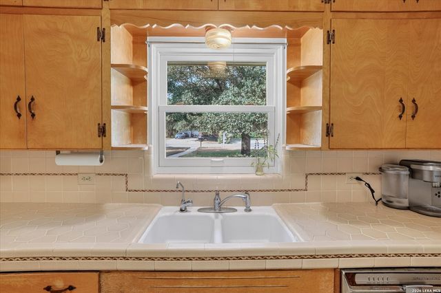 2611 DANBURY ST, San Antonio, TX 78217