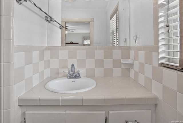 2611 DANBURY ST, San Antonio, TX 78217