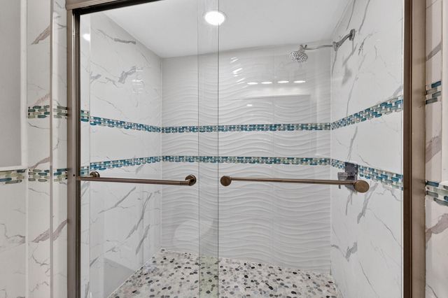 32 Wimbledon Lake 221, Plantation, FL 33324