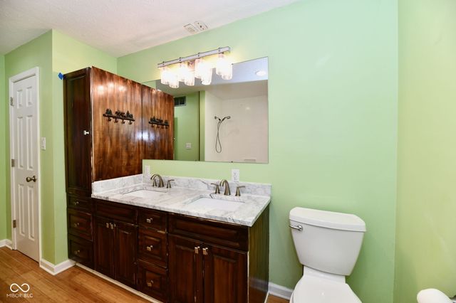 4945 Royal Orbit Court, Indianapolis, IN 46237