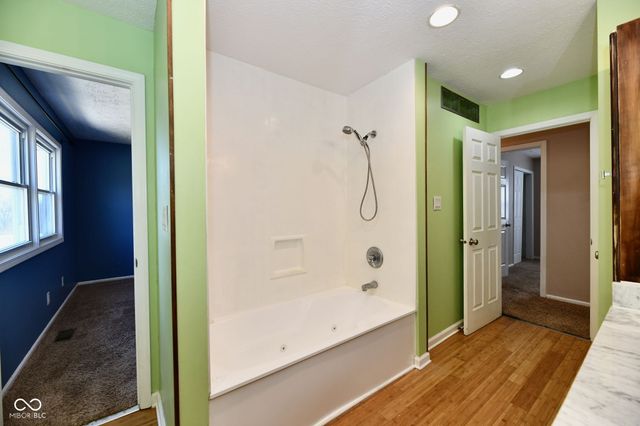 4945 Royal Orbit Court, Indianapolis, IN 46237