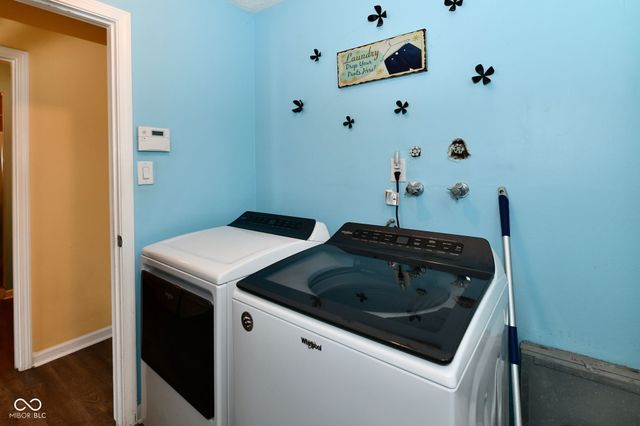 4945 Royal Orbit Court, Indianapolis, IN 46237