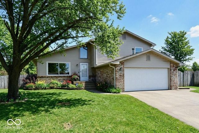 4945 Royal Orbit Court, Indianapolis, IN 46237