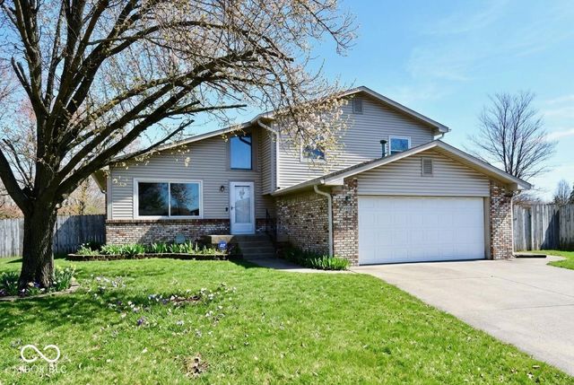 4945 Royal Orbit Court, Indianapolis, IN 46237