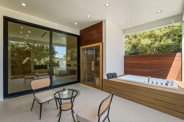 824 N Curson Avenue, Los Angeles, CA 90046