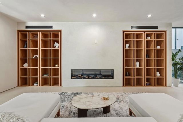 824 N Curson Avenue, Los Angeles, CA 90046
