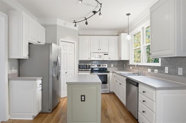 6 Rosebank Court, Greensboro, NC 27407