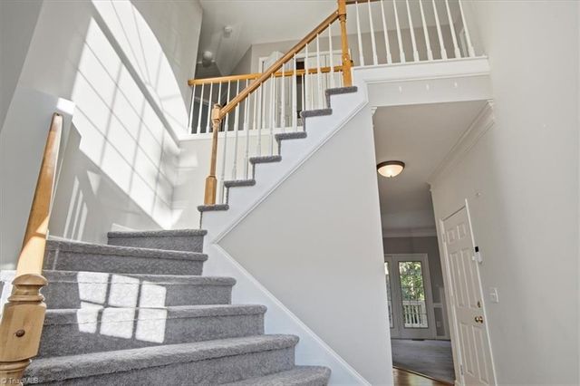 6 Rosebank Court, Greensboro, NC 27407