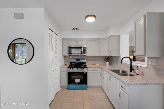 3115 Doreen Way, Louisville, KY 40220
