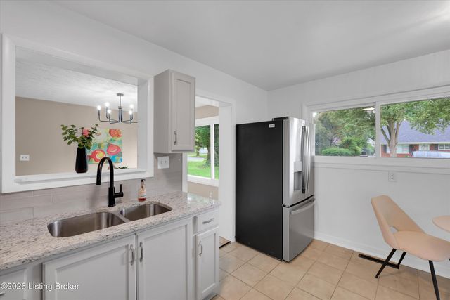 3115 Doreen Way, Louisville, KY 40220
