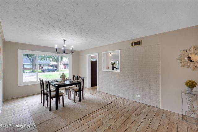 3115 Doreen Way, Louisville, KY 40220