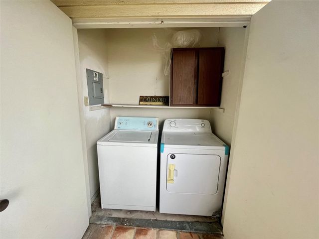 1516 Bay Area Boulevard A8, Houston, TX 77058