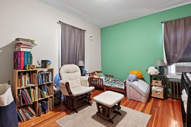 31 Alderman St, Holyoke, MA 01040