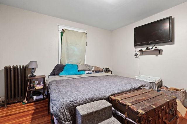 31 Alderman St, Holyoke, MA 01040