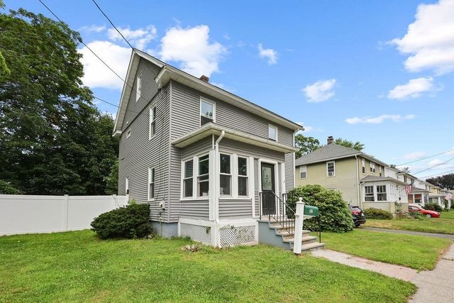 31 Alderman St, Holyoke, MA 01040