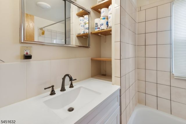 32 Grant Pl, Irvington Twp., NJ 07111
