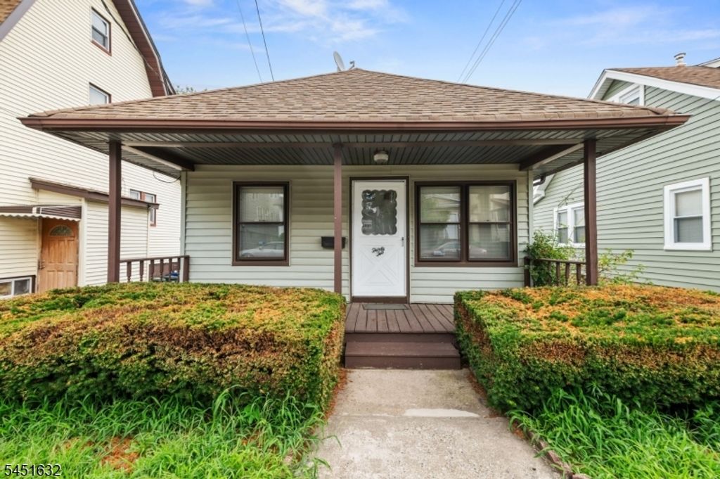 32 Grant Pl, Irvington Twp., NJ 07111