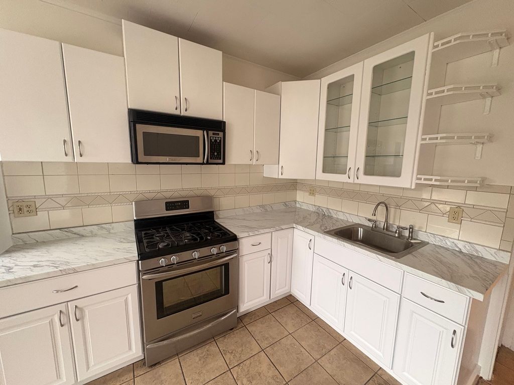 142 Lowell St 144, Methuen, MA 01844