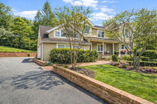 4 2nd Street, Woodbury, NY 11797