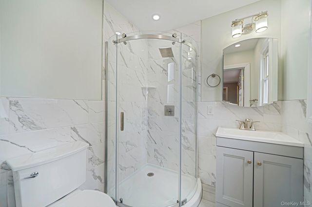 4 2nd Street, Woodbury, NY 11797