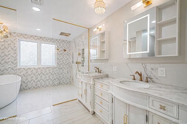 4 2nd Street, Woodbury, NY 11797