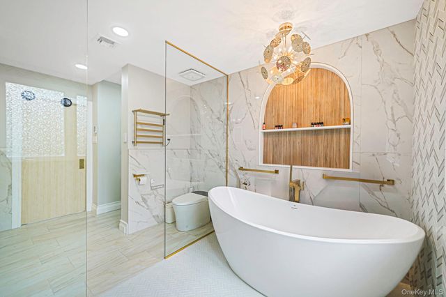 4 2nd Street, Woodbury, NY 11797