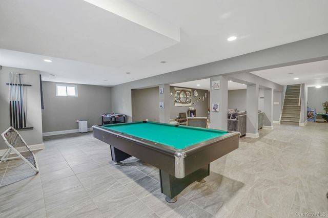 4 2nd Street, Woodbury, NY 11797