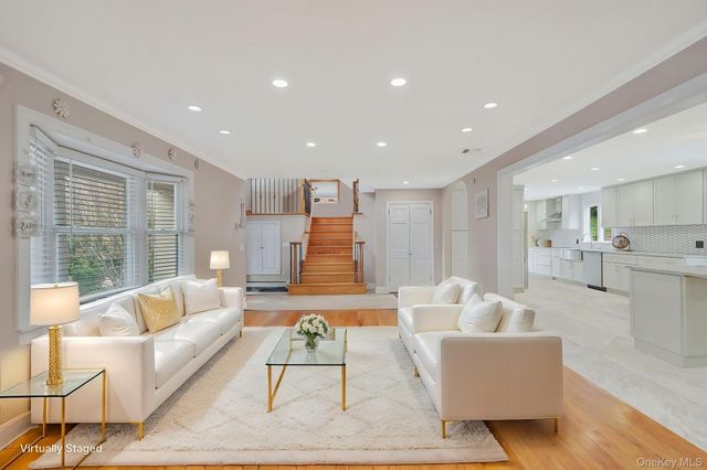 4 2nd Street, Woodbury, NY 11797