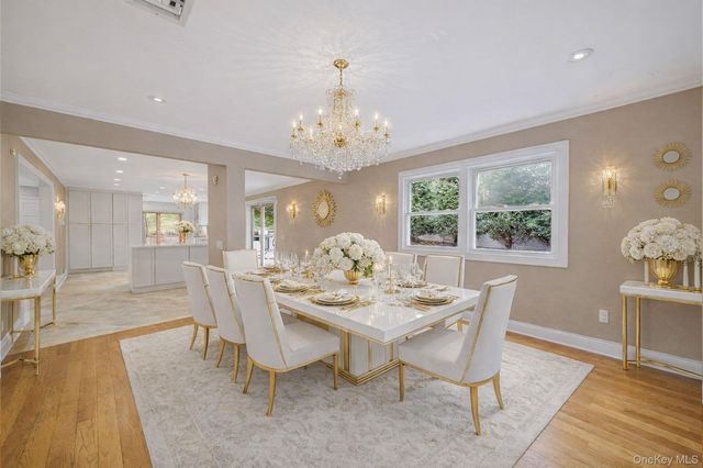 4 2nd Street, Woodbury, NY 11797