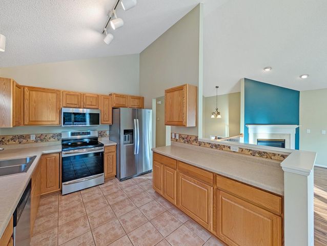 7472 Hampton Lane, Shakopee, MN 55379