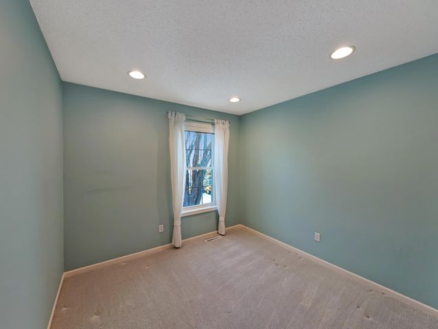 7472 Hampton Lane, Shakopee, MN 55379