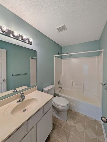 7472 Hampton Lane, Shakopee, MN 55379