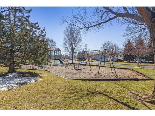 7472 Hampton Lane, Shakopee, MN 55379