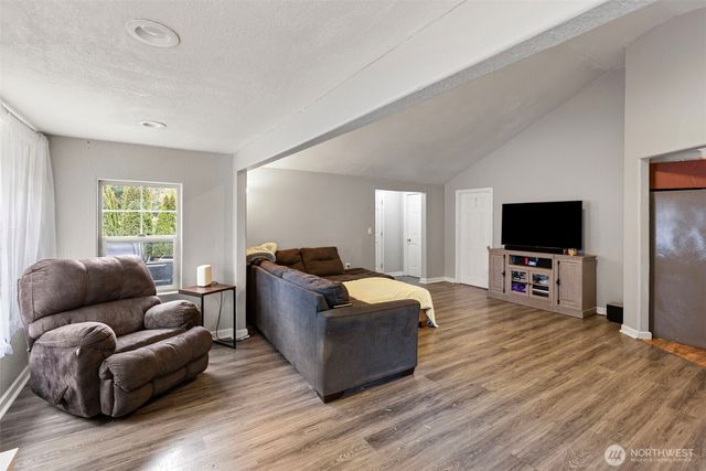 1325 Carr Boulevard, Bremerton, WA 98312