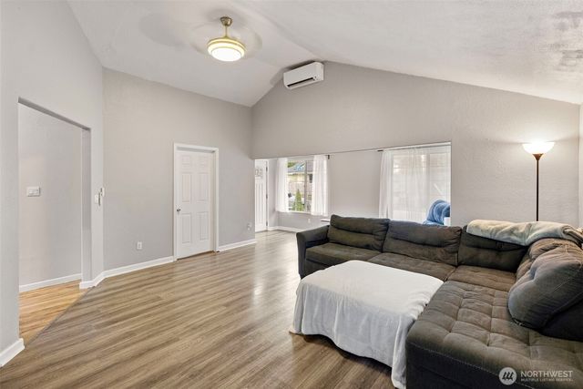 1325 Carr Boulevard, Bremerton, WA 98312