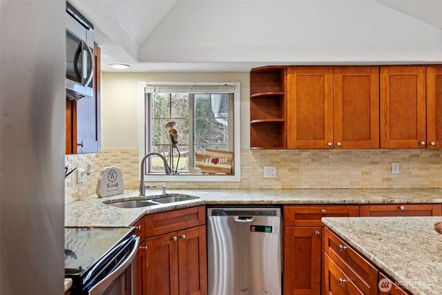 1325 Carr Boulevard, Bremerton, WA 98312