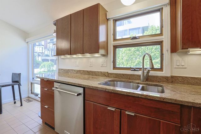 1022 Hatch Street, Cincinnati, OH 45202
